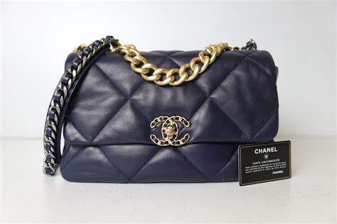 chanel 19 blue